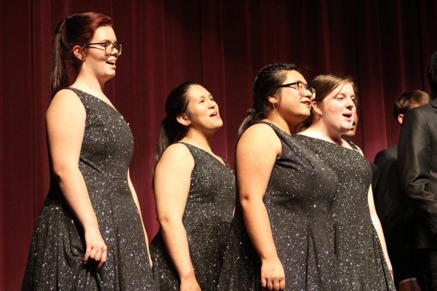 The Menchville Choral Department performed their winter concert on Thursday, December 5.